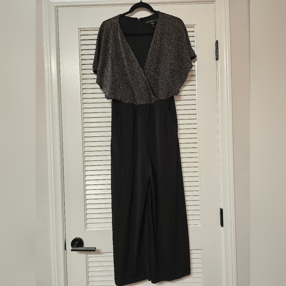 Maggy London - Short-Sleeve Metallic Thread Top Wide Leg Jumpsuit